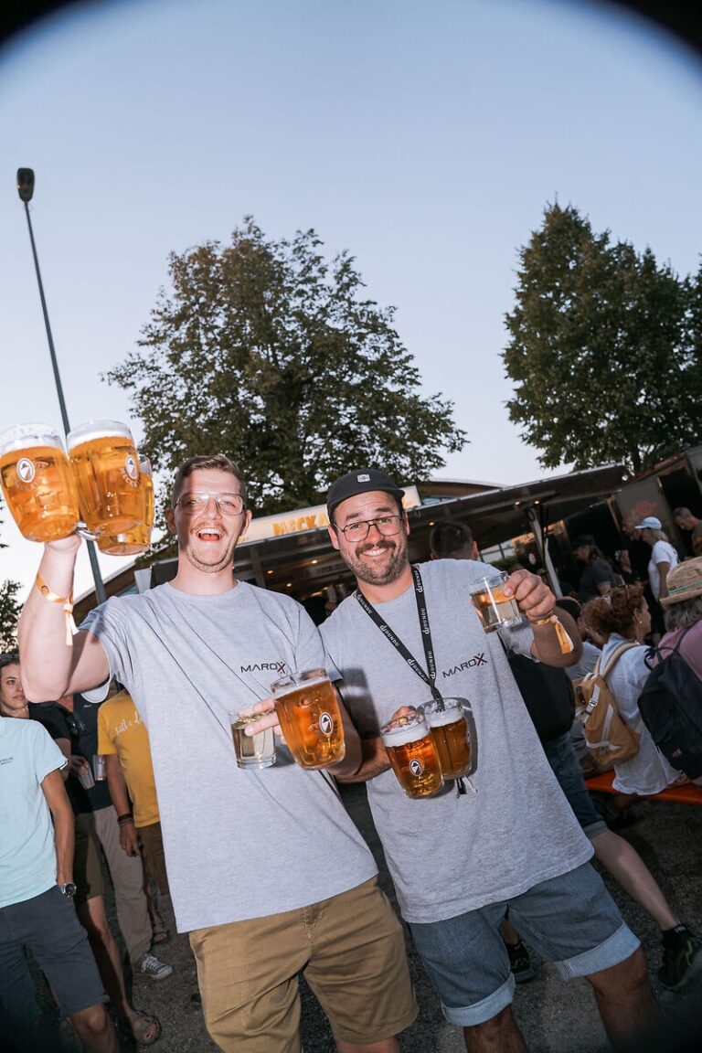 Gute Stimmung auf der Camp Area der Adventure Southside